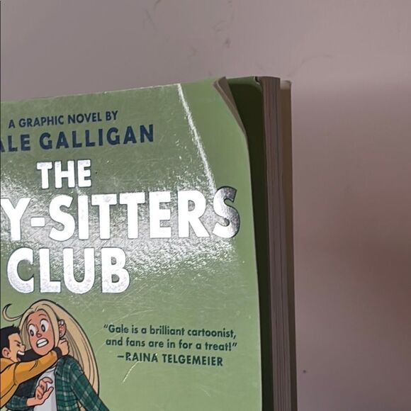 Scholastic The Baby-Sitters Club Dawn and the Impossible Three Graphic Novel - Picture 2 of 8